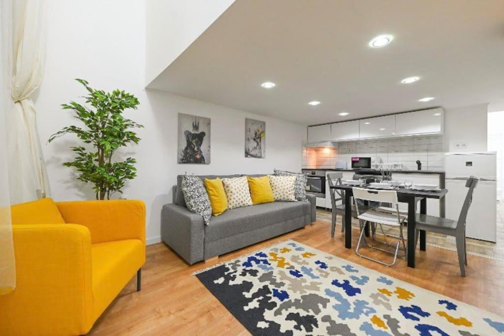 2 Bedroom Flat In Damjanich Str., Hirsch Budapest Eksteriør bilde
