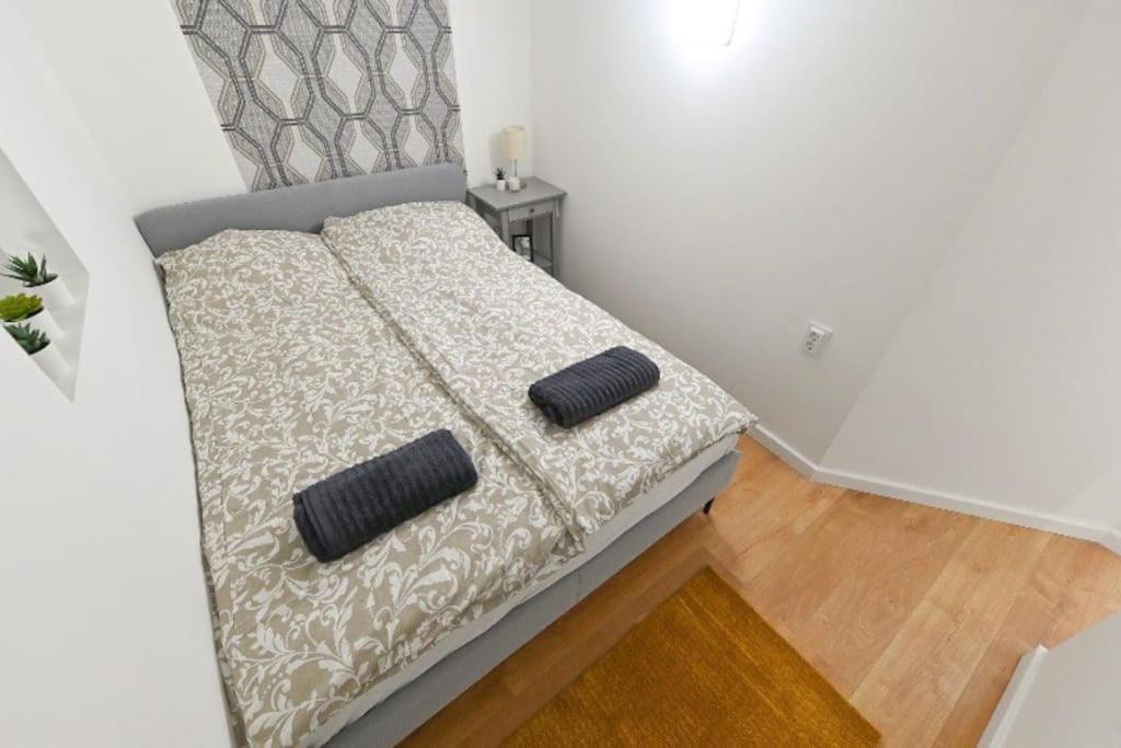 2 Bedroom Flat In Damjanich Str., Hirsch Budapest Eksteriør bilde